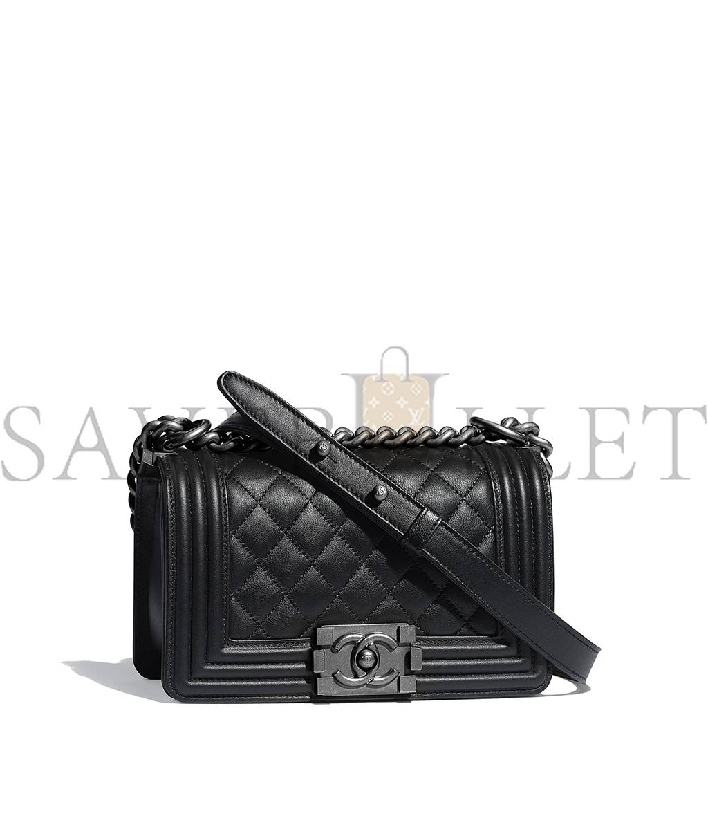 Ch*el small boy Ch*el handbag . a67085 y09953 94305 (20.5*12*8.5cm)